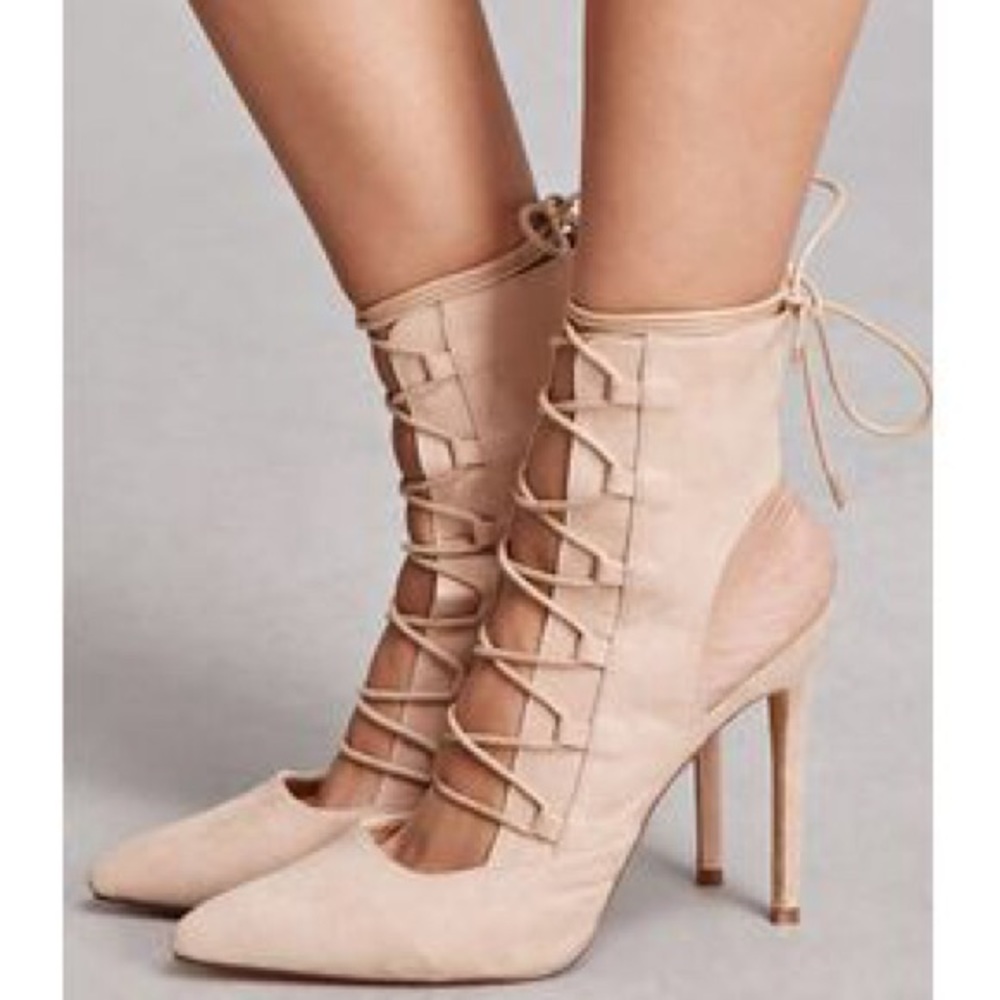 NWB Nude Gisele Heels